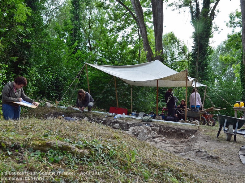 Sondage archéologique sur le site du château d'Eaucourt-sur-Somme (France) - Août 2015