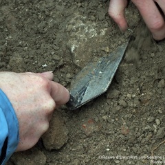 Sondage archéologique sur le site du château d'Eaucourt-sur-Somme (France) - Août 2015