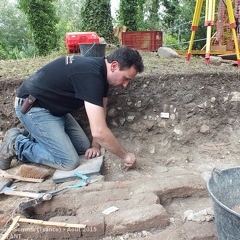 Sondage archéologique sur le site du château d'Eaucourt-sur-Somme (France) - Août 2015