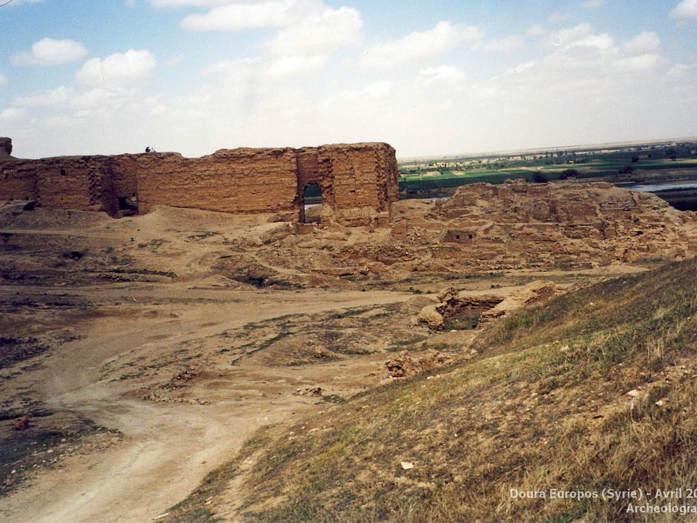 Le long de l'Euphrate - Avril 2002